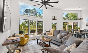 Televisión y oficina 