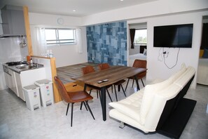 Interior - Blue Room / Uruma Okinawa (Uruma)