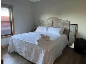 2 bedrooms, WiFi, bed sheets
