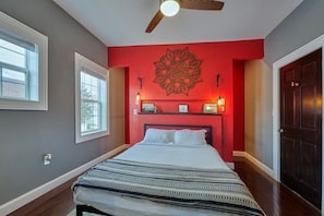 3 bedrooms, iron/ironing board, travel crib, free WiFi