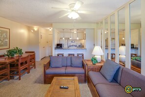 TV, caminetto, lettore DVD, videoteca