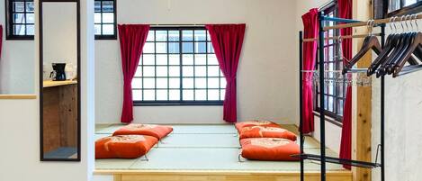 1 bedroom, desk, free WiFi, bed sheets