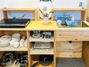 雪櫃、微波爐、爐具、廚房用具/餐具/器皿