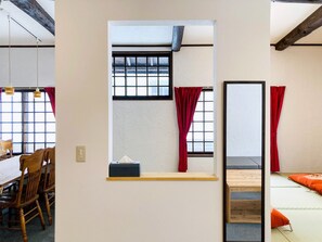 1 chambre, bureau, accès au Wi-Fi (inclus), literie fournie