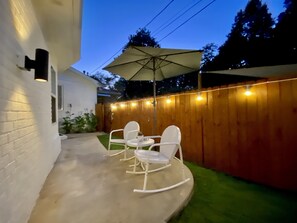 Terrace/patio - Toadhaus Modern Studio Suite in Athens GA Residential UGA artsy  (Athens)