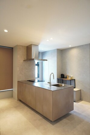 雪櫃、微波爐、爐具、廚房用具/餐具/器皿