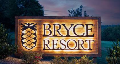 Mountain Chalet (#8) - Convenient to local dining | Great view of Resort's lush diving range!