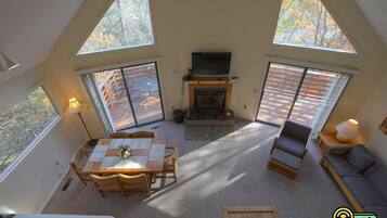 TV, fireplace, DVD player, ping pong