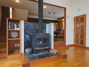Interior - BBQ on a wide deck wood stove close to Nasu High - Montaniya Nasu Villa / Nasu-gun Tochigi (Nasu-gun)