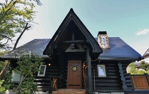 Exterior - Enjoy hot springs on BBQ Log cabin that appears / Ito Shizuoka (Ito)