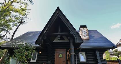 Enjoy hot springs on BBQ Log cabin that appears / Ito Shizuoka