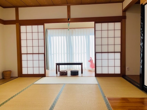 Hostel UKS 5 minutes walk from Kanayama Station  - Hostel UKS 5 minutes walk from Kanayama Station  with garden  private house  spacious 118  up to 9 people can stay  / Nagoya Aichi