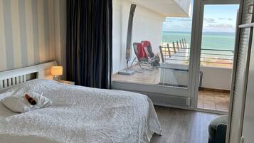 Apartamento luxo, 1 quarto, banheiro privativo, vista para o mar (Herrlicher Meerblick) | 1 quarto, individualmente decorados, individualmente mobiliados