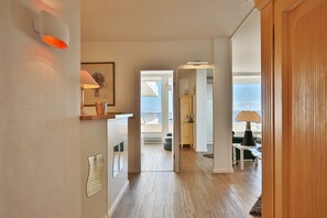 华丽公寓, 1 间卧室, 私人浴室, 海景 (Herrlicher Meerblick) | 起居区 | 乒乓球