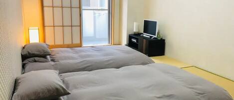 1 bedroom, desk, iron/ironing board, free WiFi