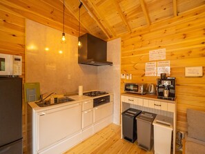 Fridge, microwave, stovetop, cookware/dishes/utensils