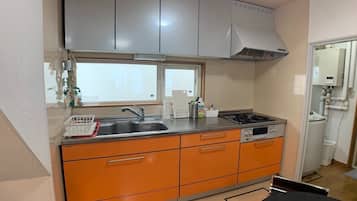 Fridge, microwave, stovetop, cookware/dishes/utensils