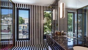 Bazzar Suite | Bilik Mandi