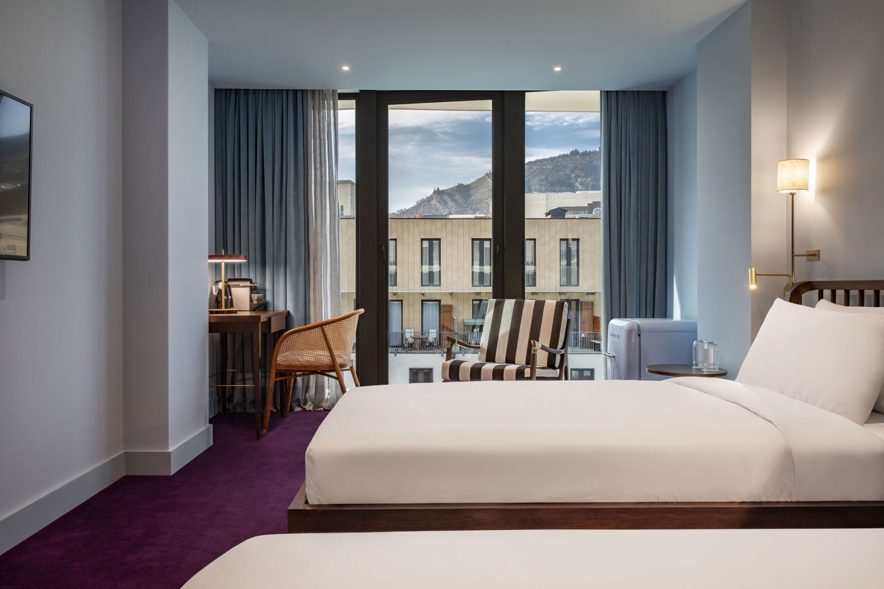 Ropa de cama hipoalergénica y minibar 