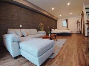 1 habitación, escritorio, wifi gratis y ropa de cama 
