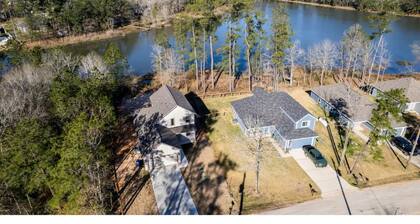 Prefect Lakefront Private Getaway