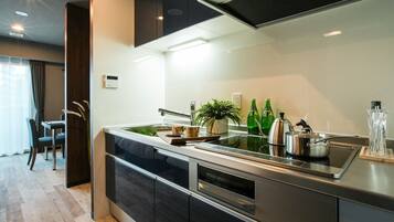 Fridge, microwave, cookware/dishes/utensils