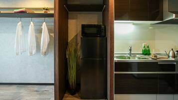 Fridge, microwave, cookware/dishes/utensils