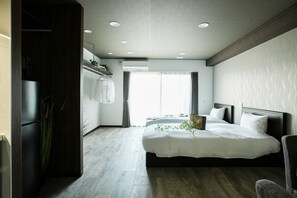 1 bedroom, desk, free WiFi, bed sheets