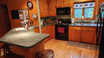 KĂŒhlschrank, Mikrowelle, Ofen, Herdplatte