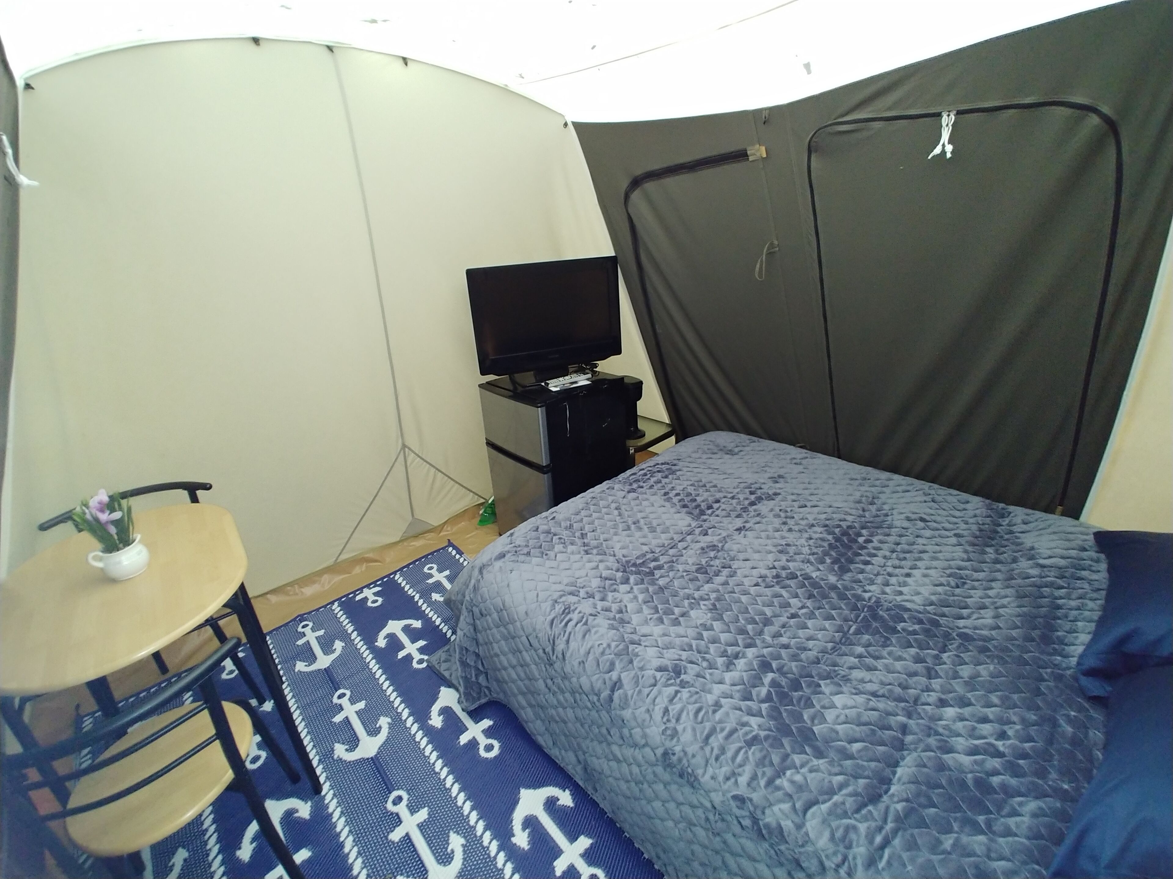 2 bedrooms, travel crib, WiFi (free), bed sheets