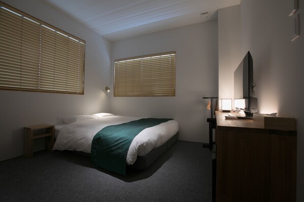 1 bedroom, desk, iron/ironing board, free WiFi - Western room Queen room nonsmoking / Kyoto Shimogyo-ku Kyōto (Kyoto Shimogyo-ku)