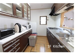 Fridge, microwave, stovetop, cookware/dishes/utensils