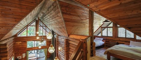 3 bedrooms, desk, free WiFi, bed sheets