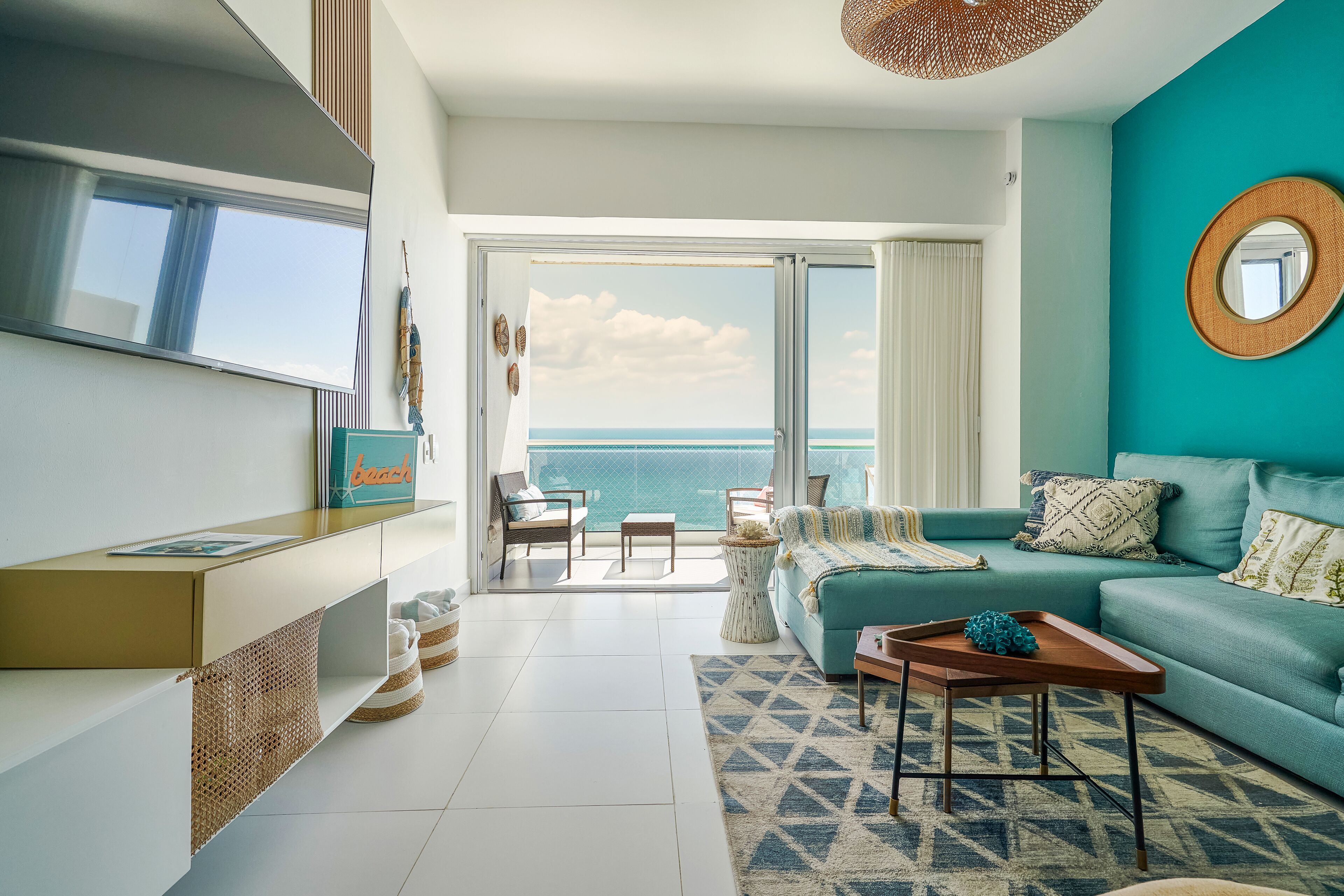 Smart TV, futbolito, tenis de mesa y libros 