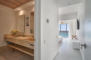 2 slaapkamers, een bureau, een strijkplank/strijkijzer, gratis wifi