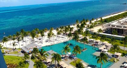 One Bedroom Ocean View, King Bed with a Pull out Sofa Bed , 5 Diamond Resort