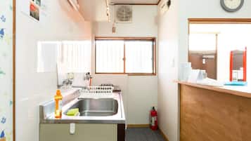 雪櫃、微波爐、爐具、廚房用具/餐具/器皿