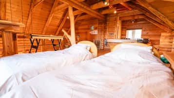 2 bedrooms, desk, free WiFi, bed sheets