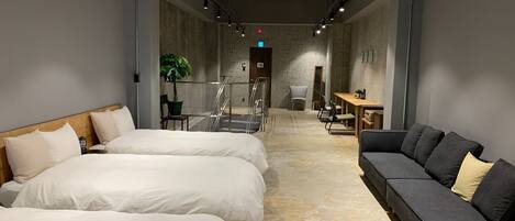 1 bedroom, desk, free WiFi, bed sheets