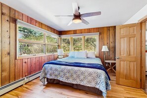 4 bedrooms, Internet, bed sheets