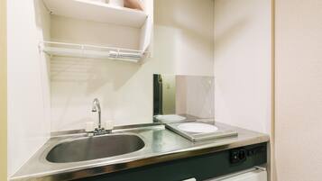 Fridge, microwave, stovetop, cookware/dishes/utensils