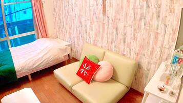 1 bedroom, desk, free WiFi, bed sheets