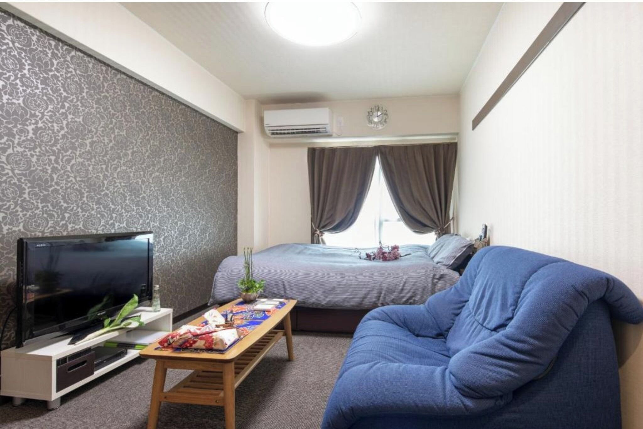 1 室のベッドルーム、デスク、WiFi (無料)、ベッドシーツ