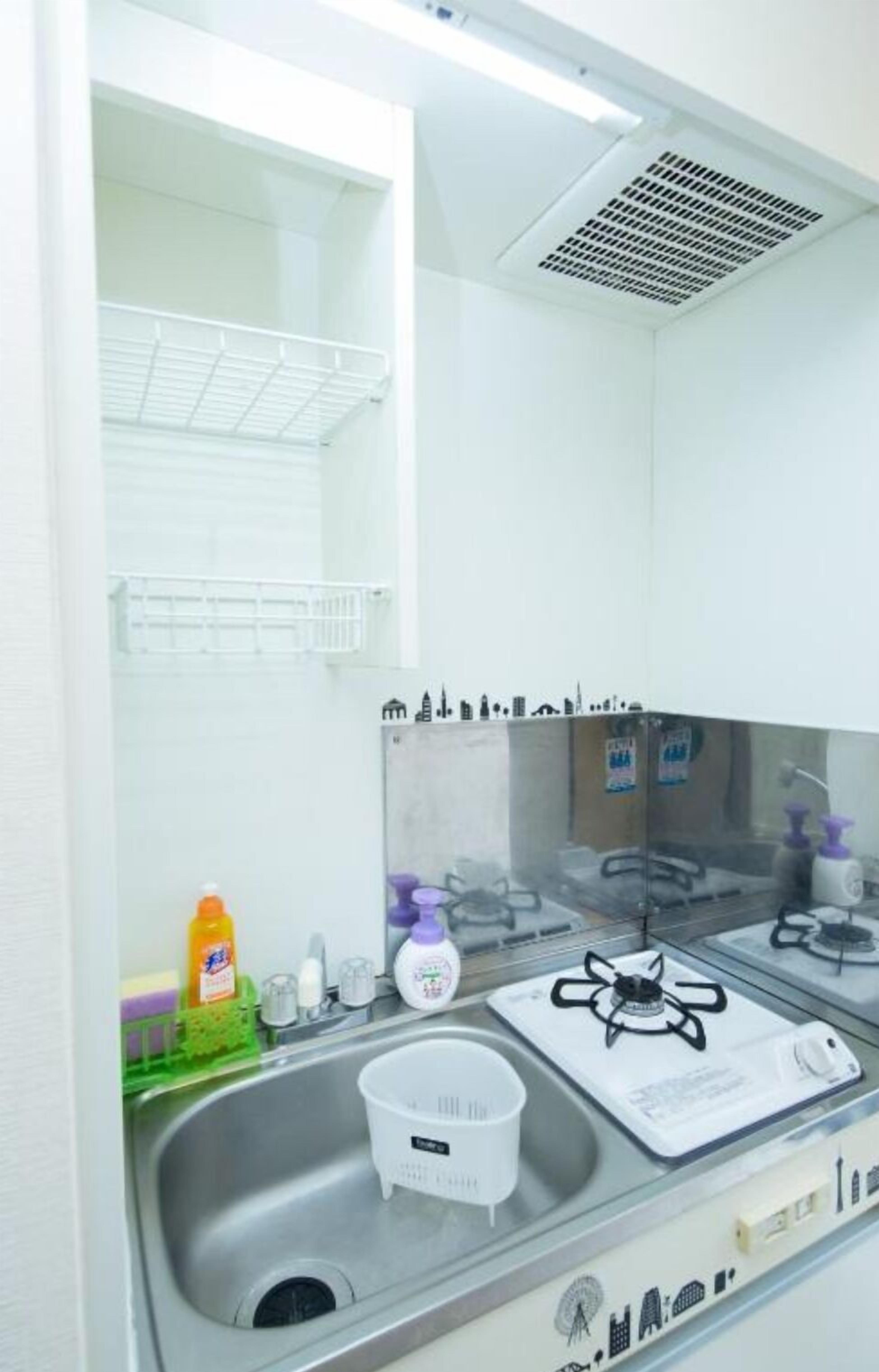 Fridge, microwave, stovetop, cookware/dishes/utensils