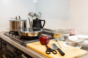 Fridge, microwave, stovetop, cookware/dishes/utensils - Staying with your dog is OK With kitchen and wash / Fukuoka Fukuoka (Fukuoka)