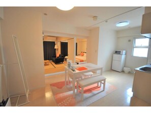 1 bedroom, desk, free WiFi, bed sheets