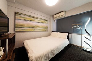 1 bedroom, desk, free WiFi, bed sheets