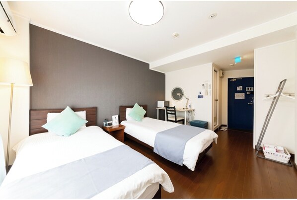 1 bedroom, desk, free WiFi, bed sheets