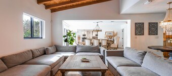 Luxury Villa W/ Pool, Concierge, Yacht and Chef Services!