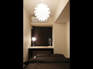 1 chambre, bureau, fer et planche à repasser, accès au Wi-Fi (inclus)